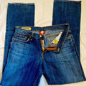 ☘️LUCKY JEANS☘️